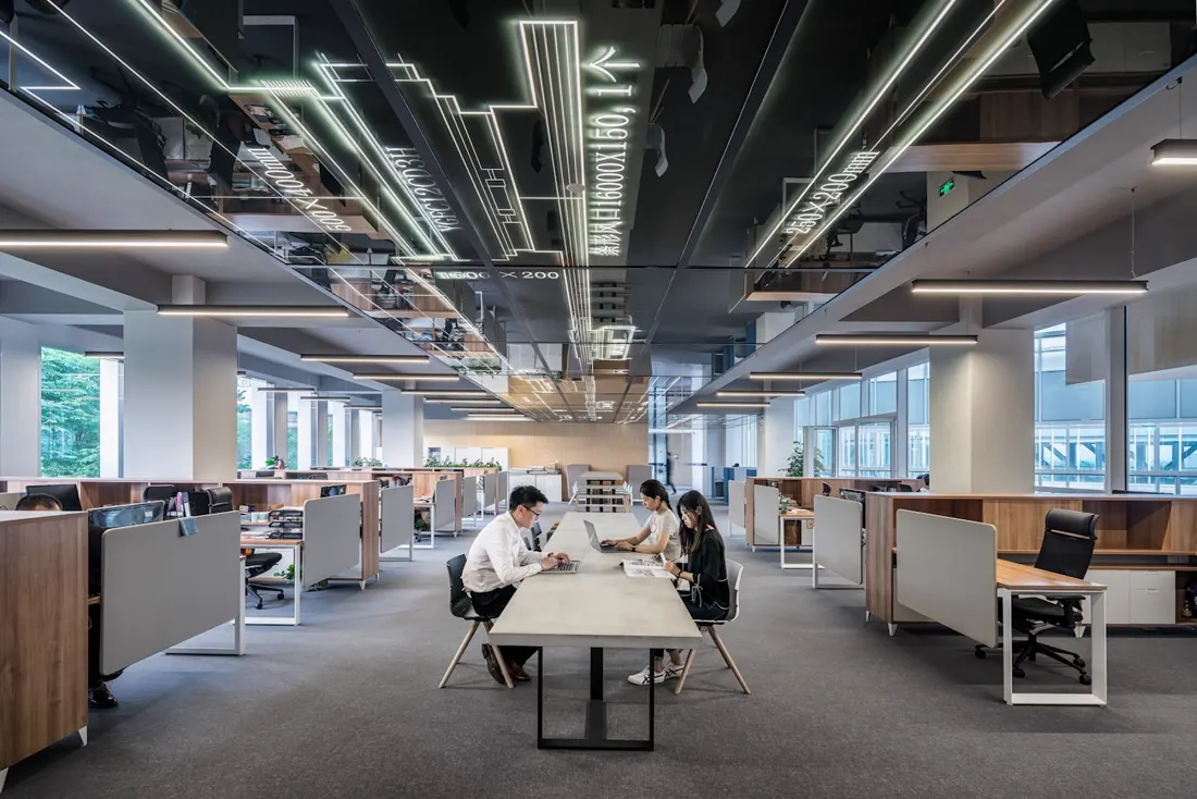 Sprint Labs employees collaborating in a managed office